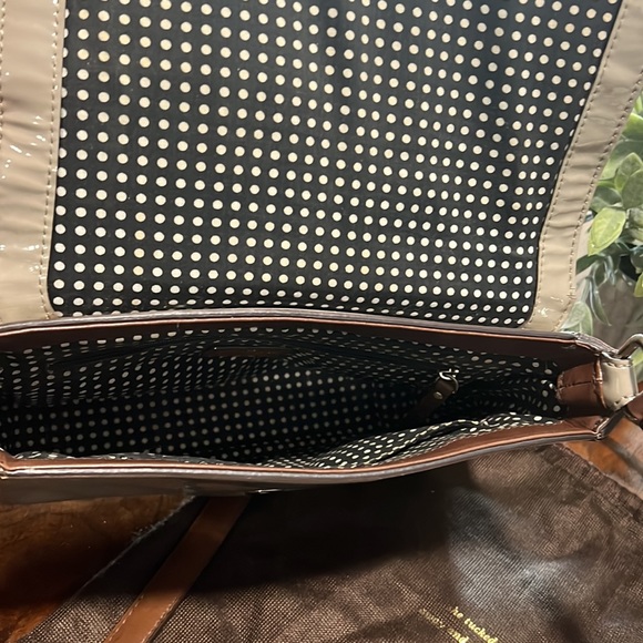 Authentic Patent Leather Kate Spade cross body bag - Picture 2 of 4